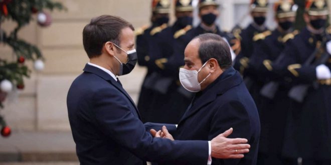 Emmanuel Macron riceve Al-Sisi